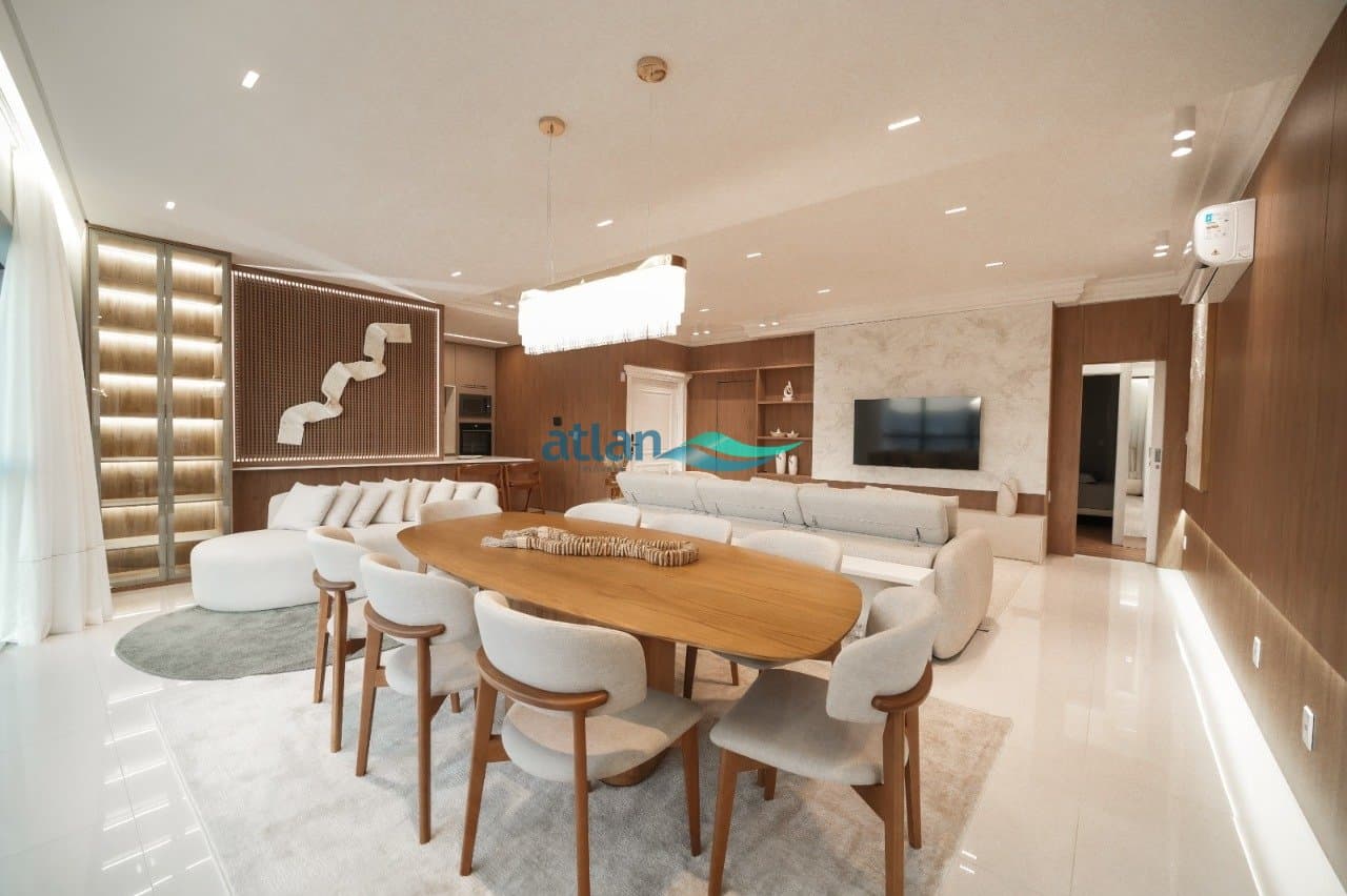 Apartamento 4 suítes em Meia Praia — Meia Praia