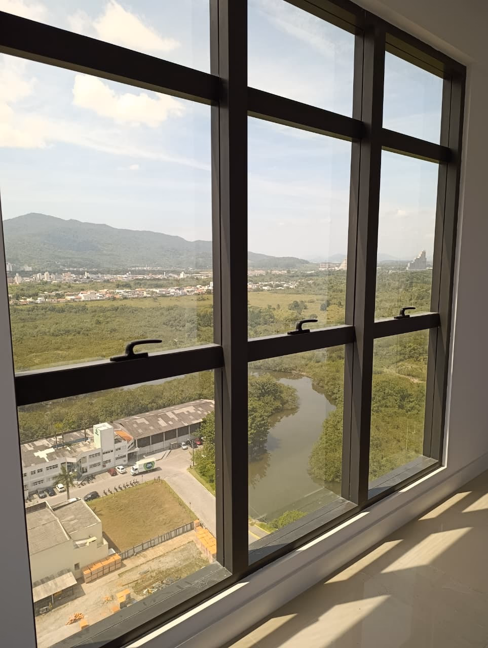 Apartamento 3 suítes em Meia Praia — Meia Praia, Itapema