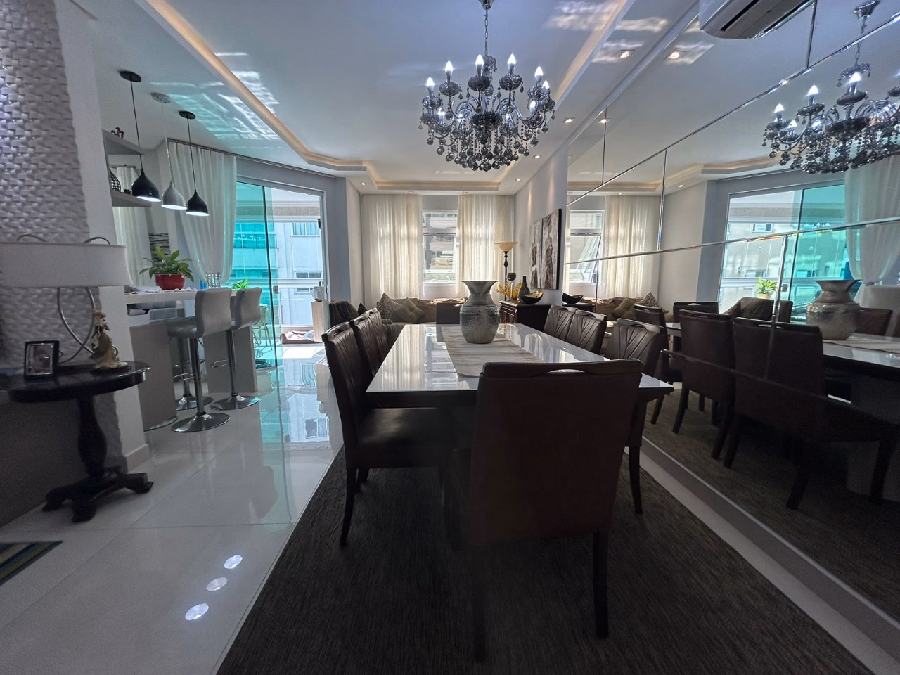 Apartamento 3 suítes em Meia Praia — Meia Praia, Itapema
