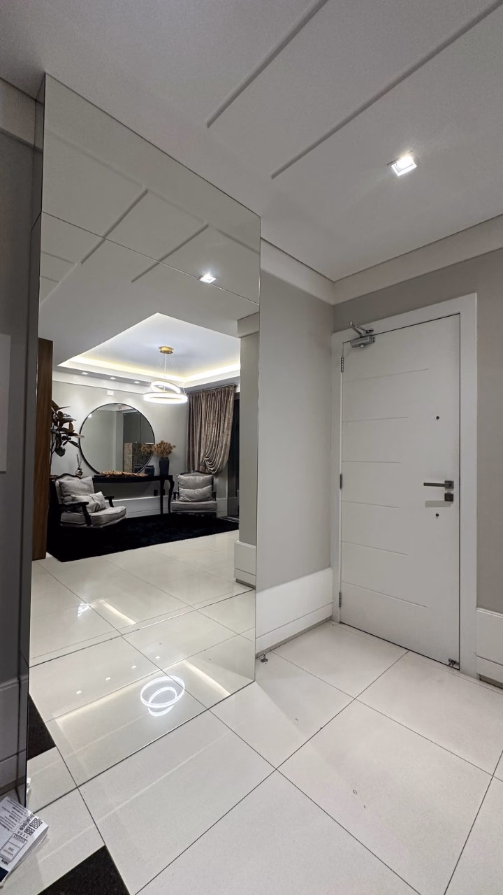 Apartamento 4 suítes em Meia Praia — Meia Praia, Itapema