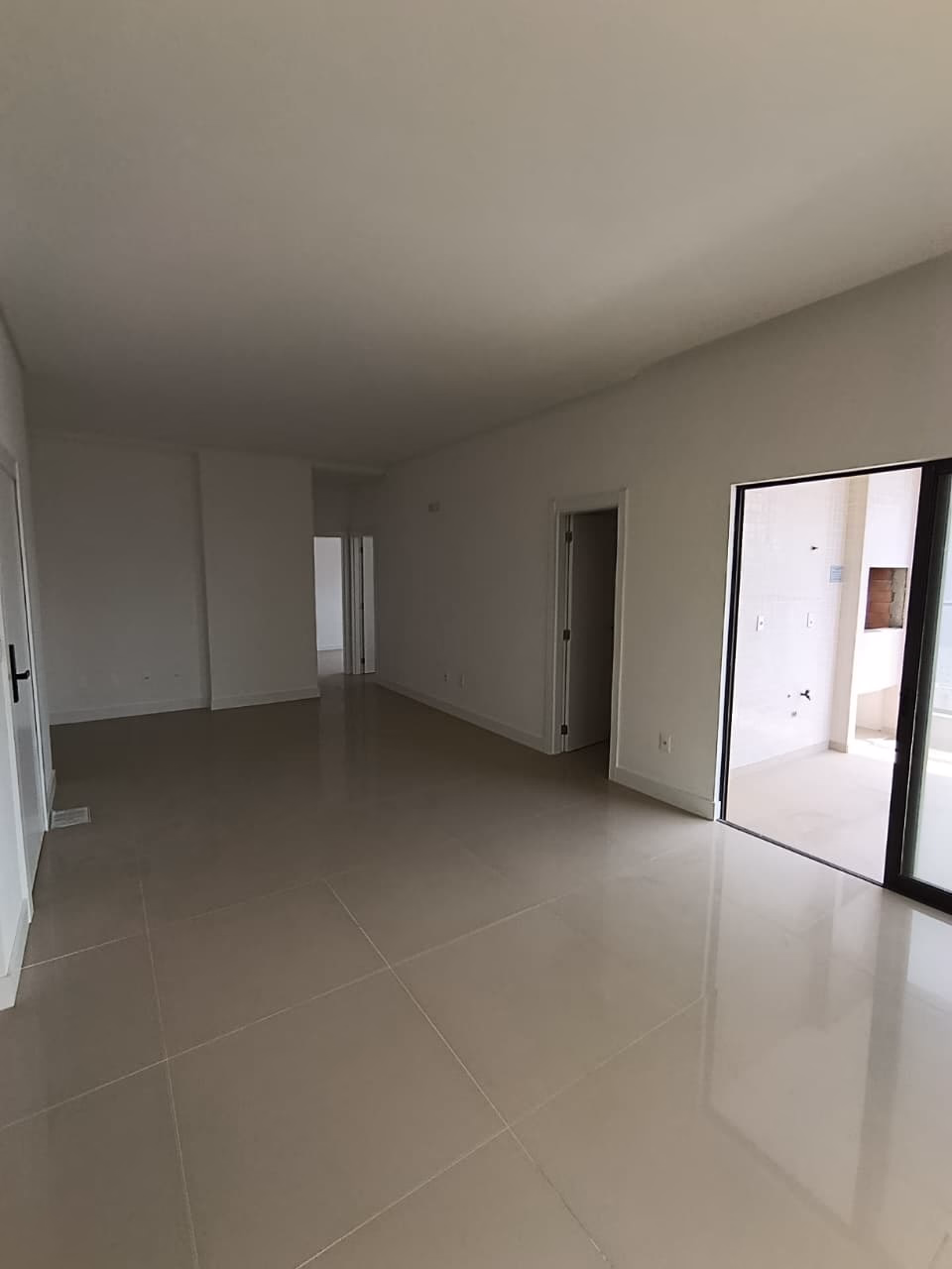 Apartamento 3 suítes em Meia Praia — Meia Praia, Itapema