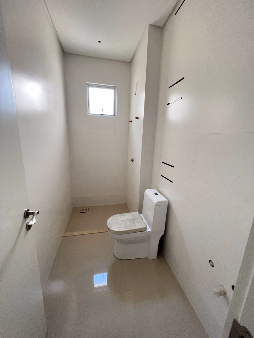 Apartamento 4 suítes em Meia Praia — Meia Praia, Itapema