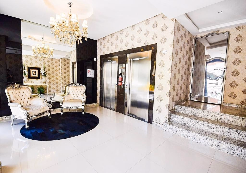 Apartamento a venda em Meia Praia, Itapema