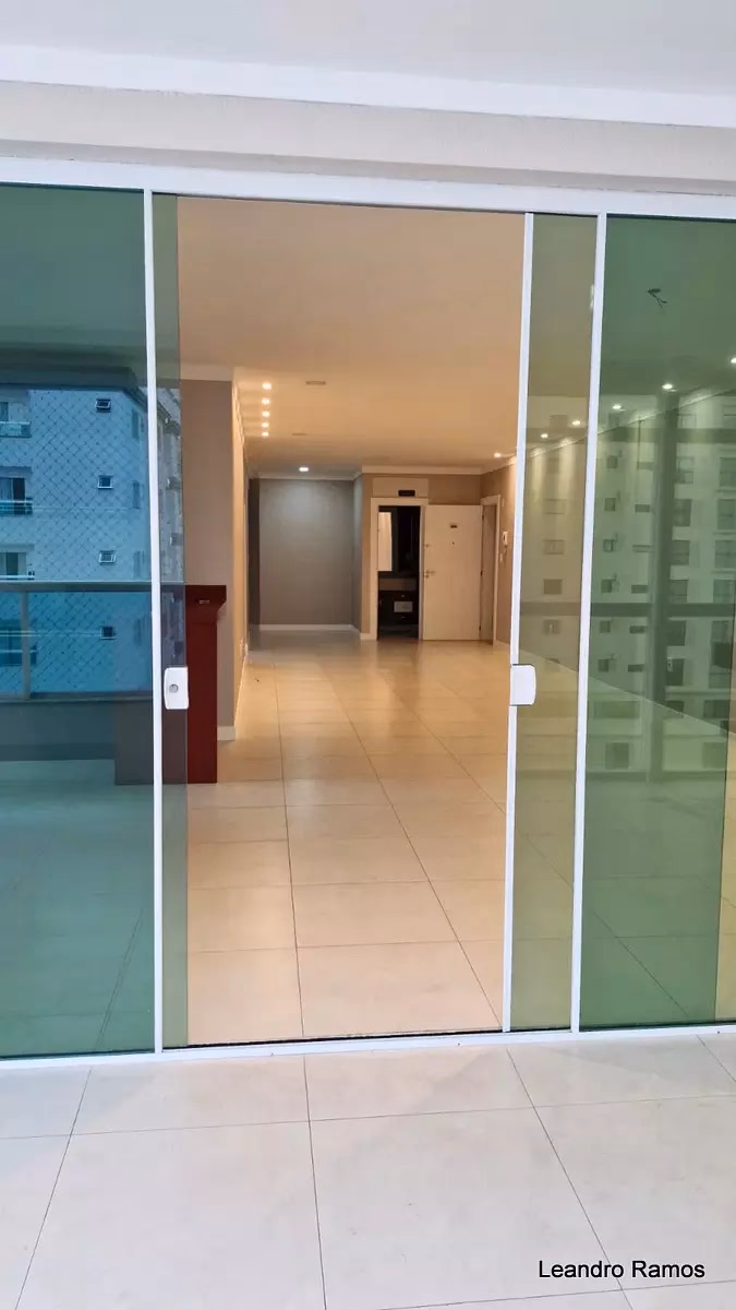 Apartamento 4 suítes em Meia Praia — Meia Praia, Itapema