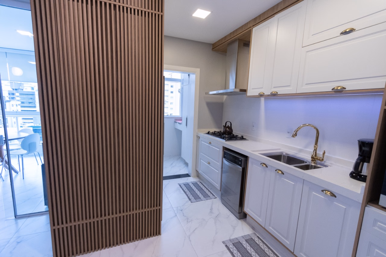 Apartamento 3 suítes em Meia Praia — Meia Praia, Itapema