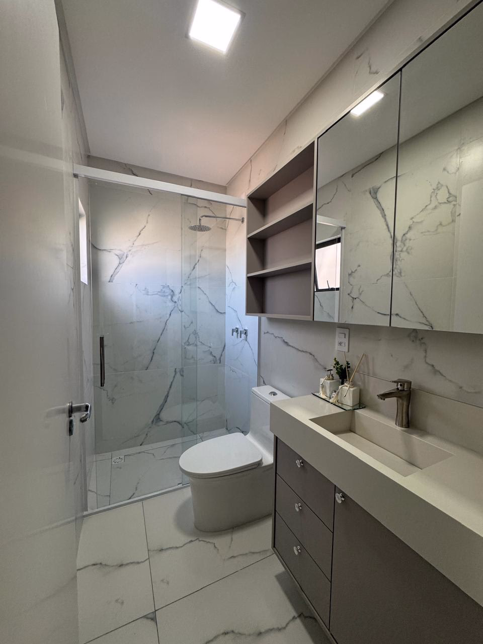 Apartamento 2 suítes em Meia Praia — Meia Praia, Itapema