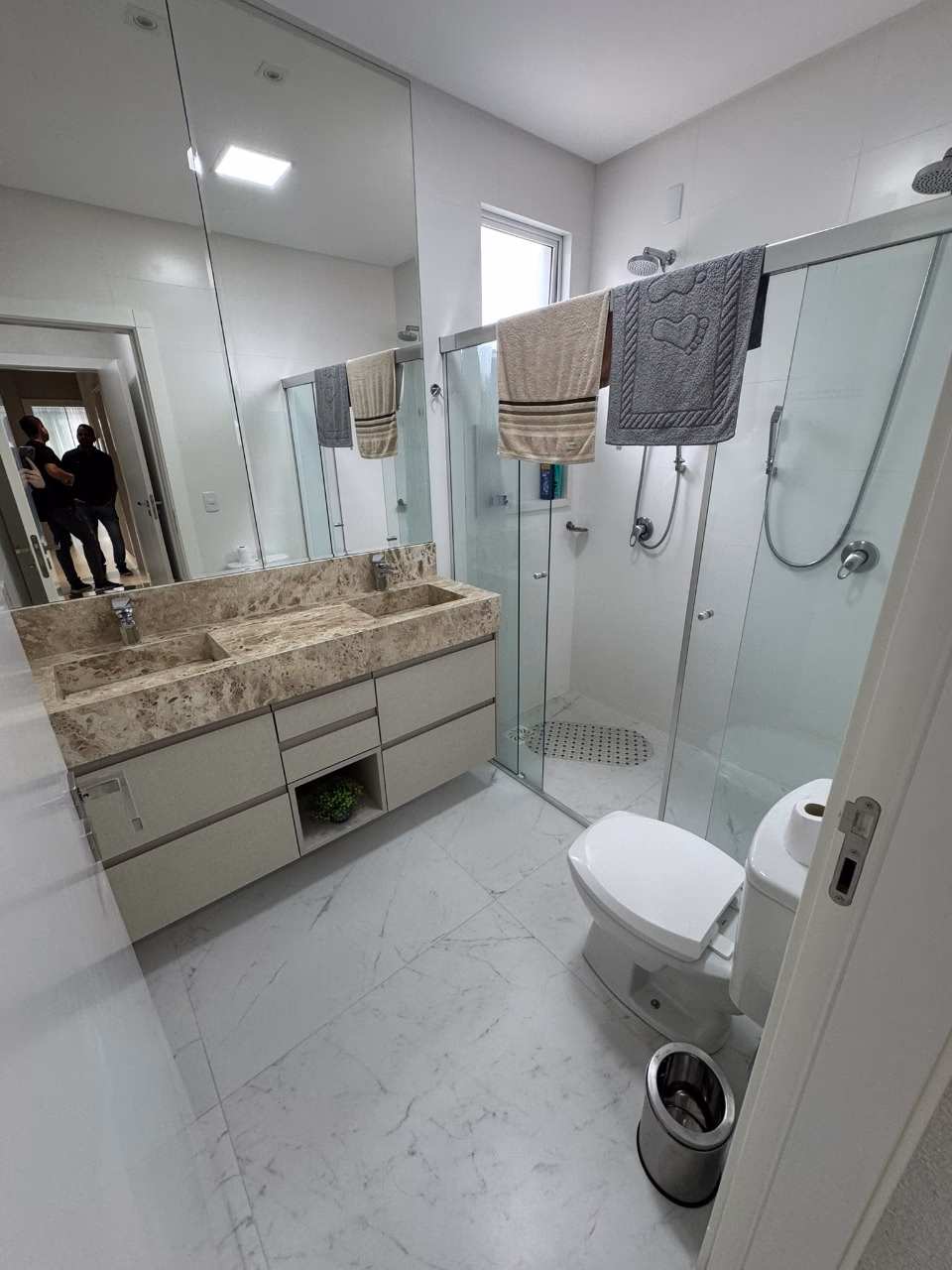 Apartamento 4 suítes em Meia Praia — Meia Praia, Itapema