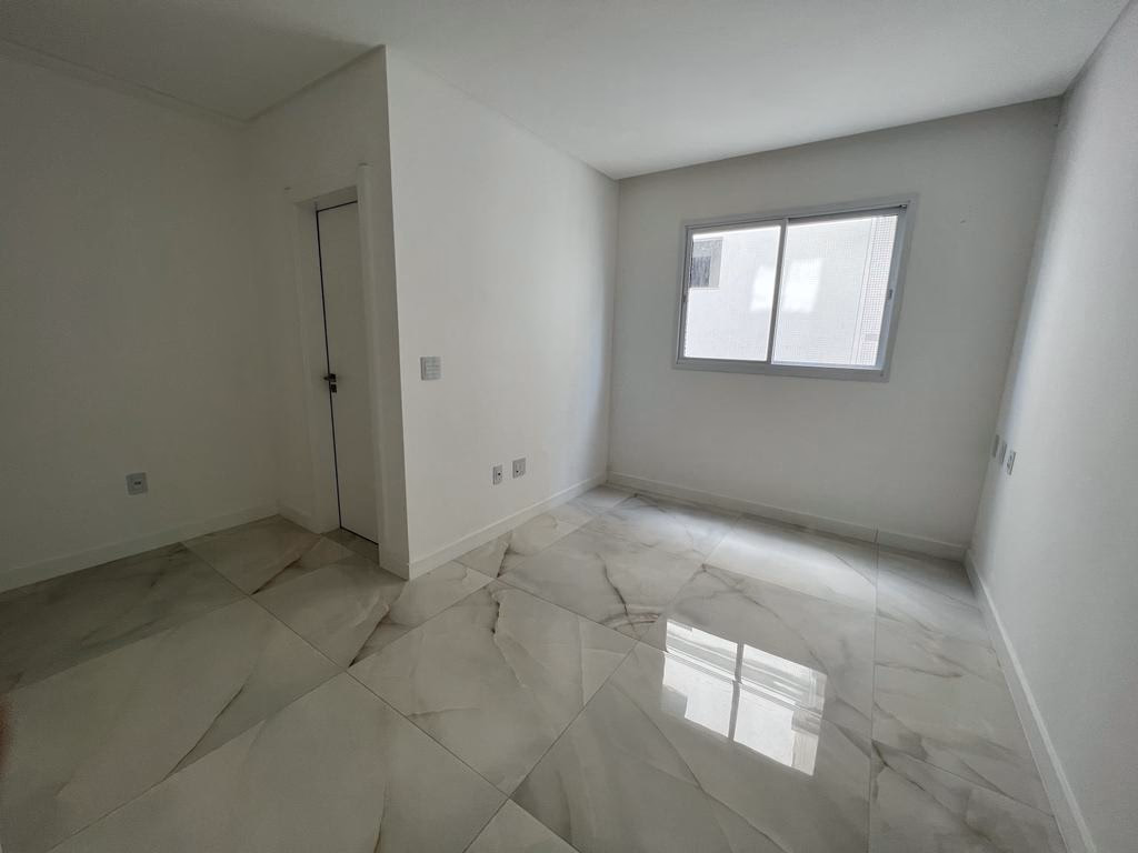 Apartamento 4 suítes em Meia Praia — Meia Praia, Itapema