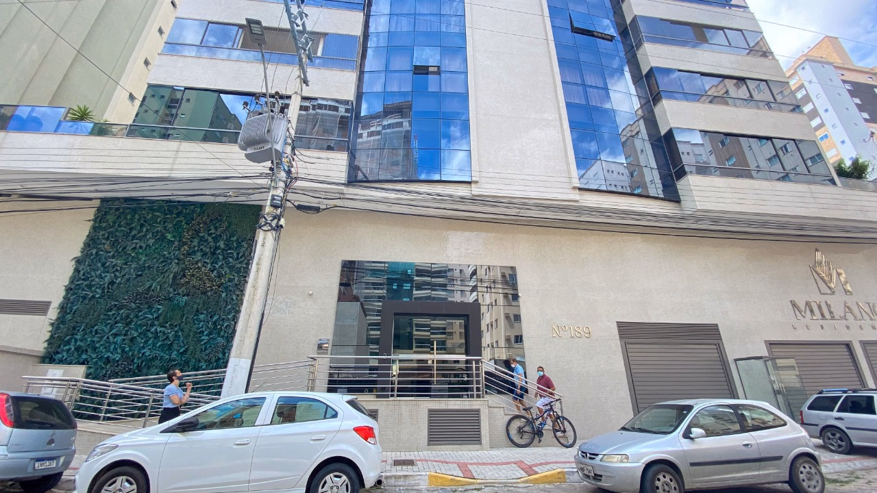 Apartamento a venda na quadra mar a venda em Meia Praia (78)