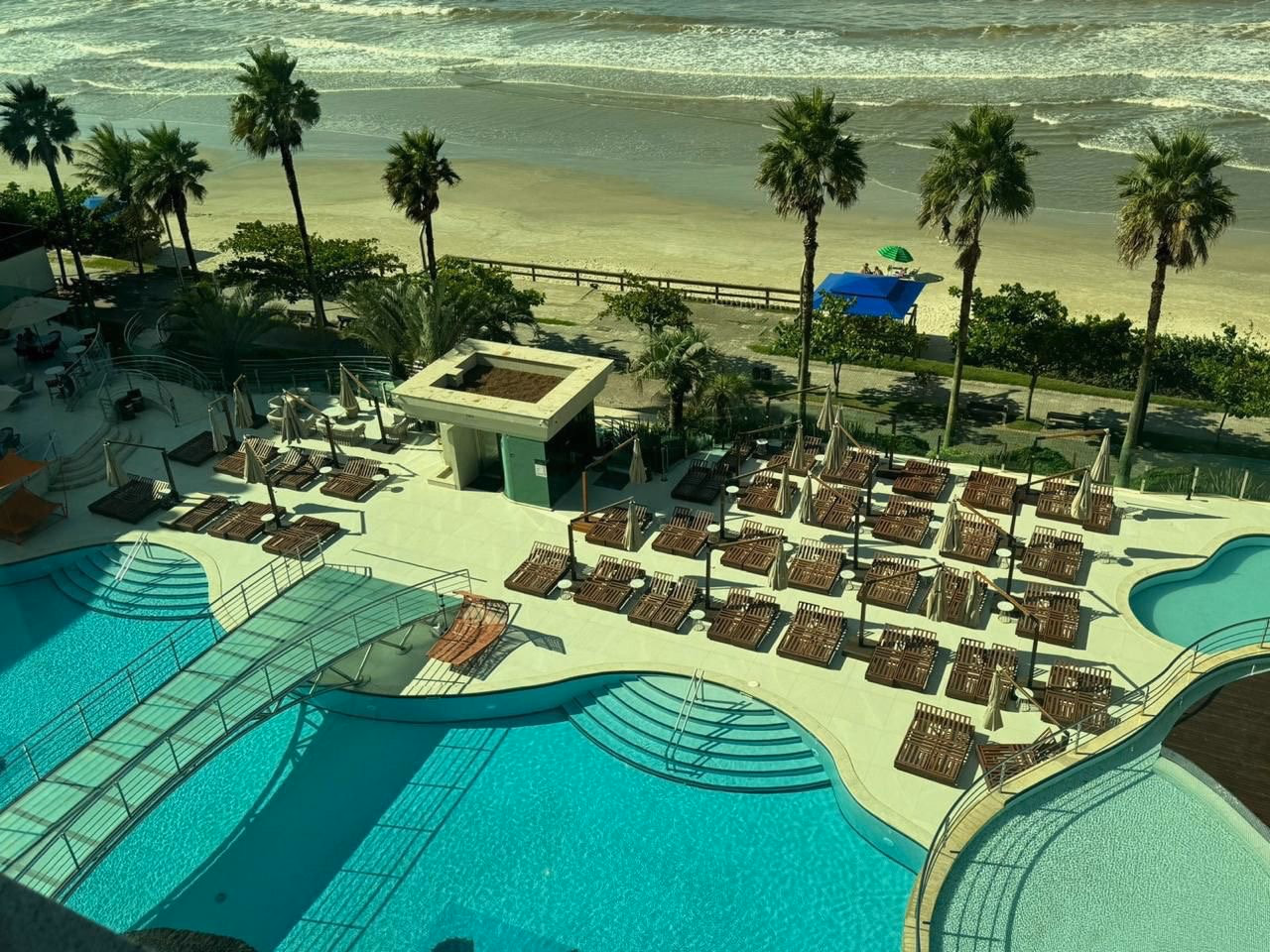 Apartamento 4 suítes em Meia Praia — Meia Praia, Itapema