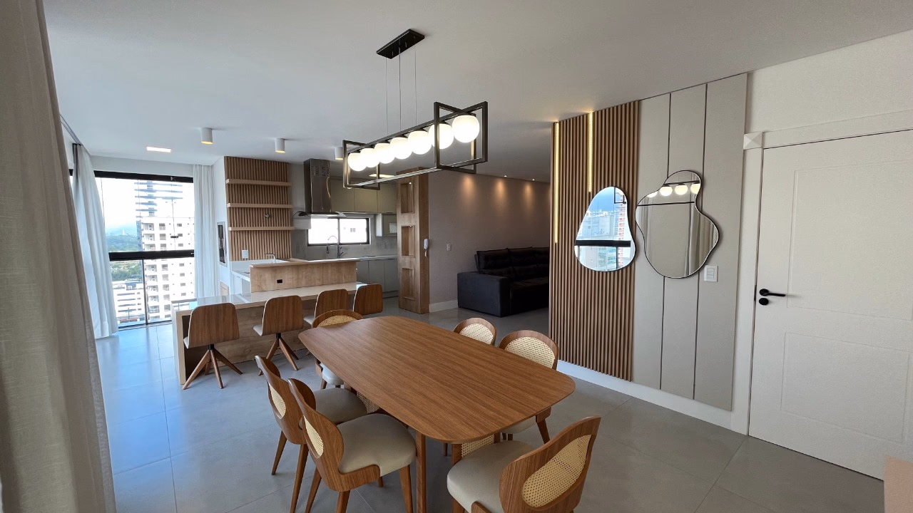 Apartamento 4 suítes em Meia Praia — Meia Praia