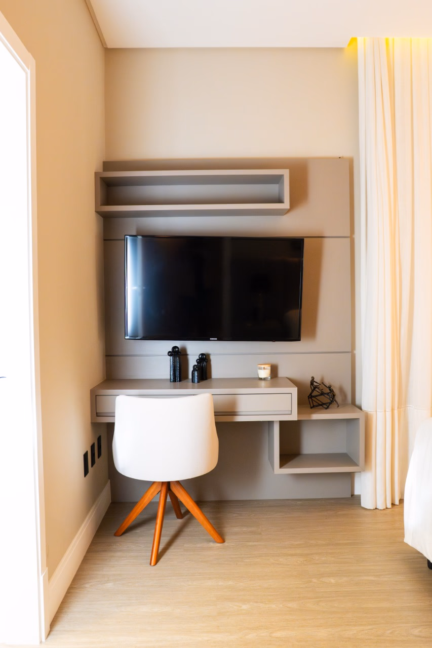 Apartamento 4 suítes em Meia Praia — Meia Praia, Itapema