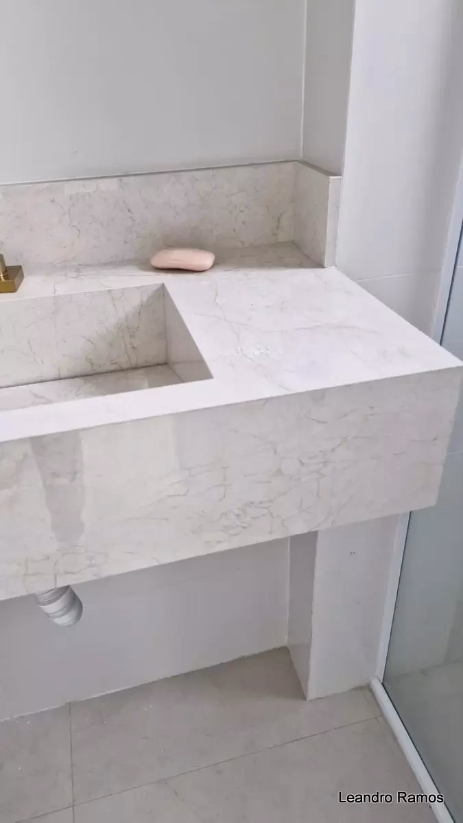 Apartamento 4 suítes em Meia Praia — Meia Praia, Itapema