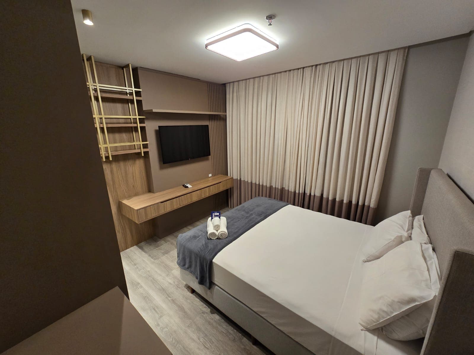Apartamento 1 suíte em Meia Praia — Meia Praia