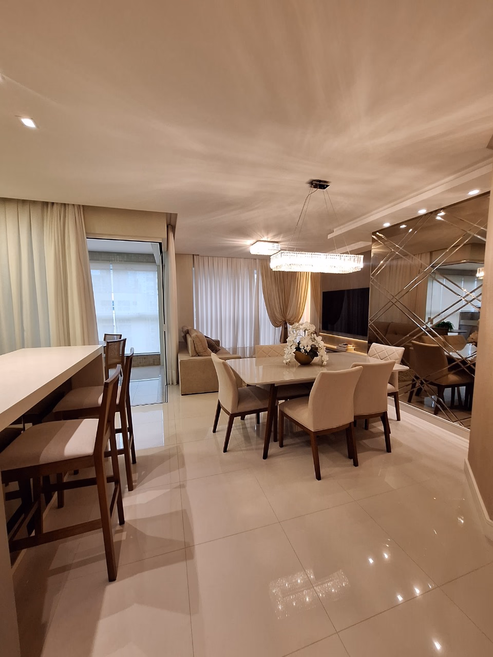 Apartamento 3 suítes em Meia Praia — Meia Praia, Itapema