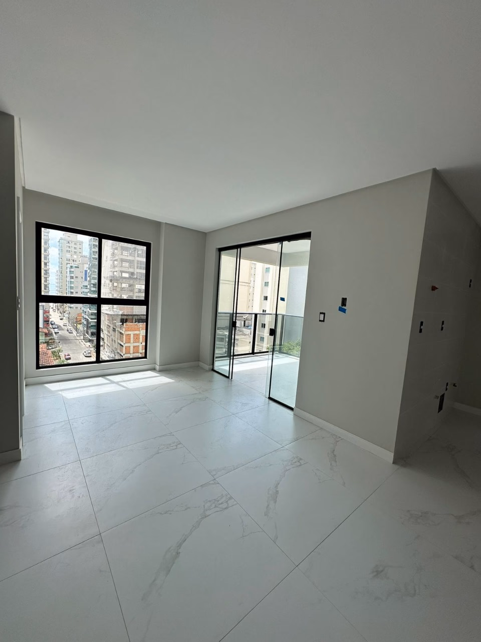 Apartamento 3 suítes em Meia Praia — Meia Praia, Itapema