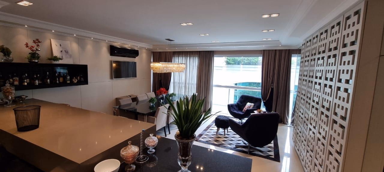 Apartamento 4 suítes em Meia Praia — Meia Praia, Itapema