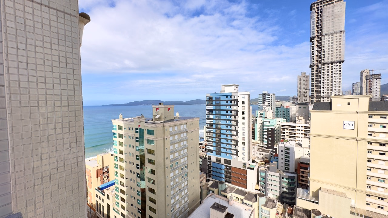 Apartamento 4 suítes em Meia Praia — Meia Praia, Itapema