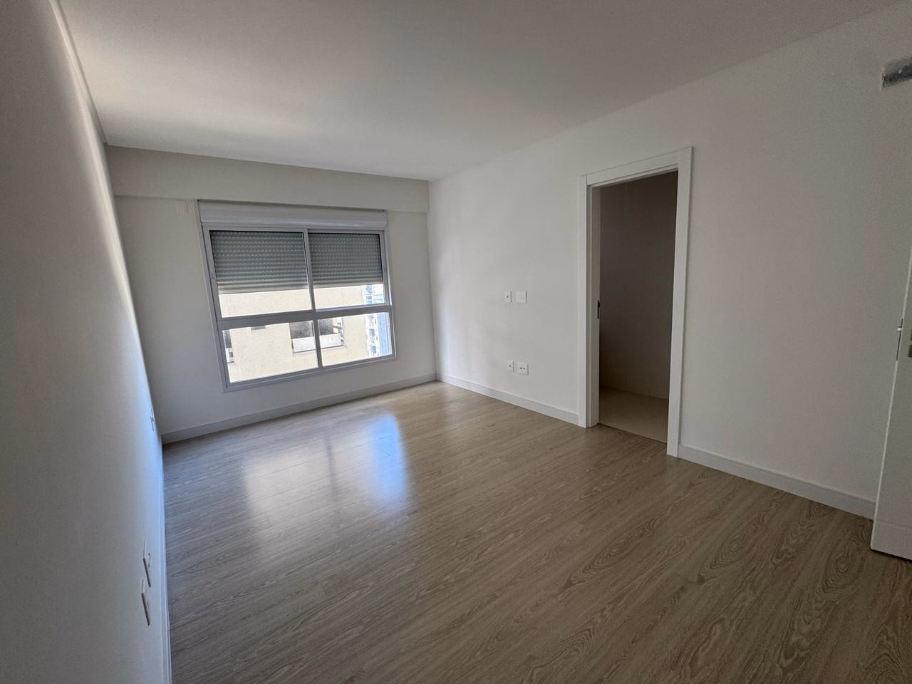 Apartamento 4 suítes em Meia Praia — Meia Praia, Itapema