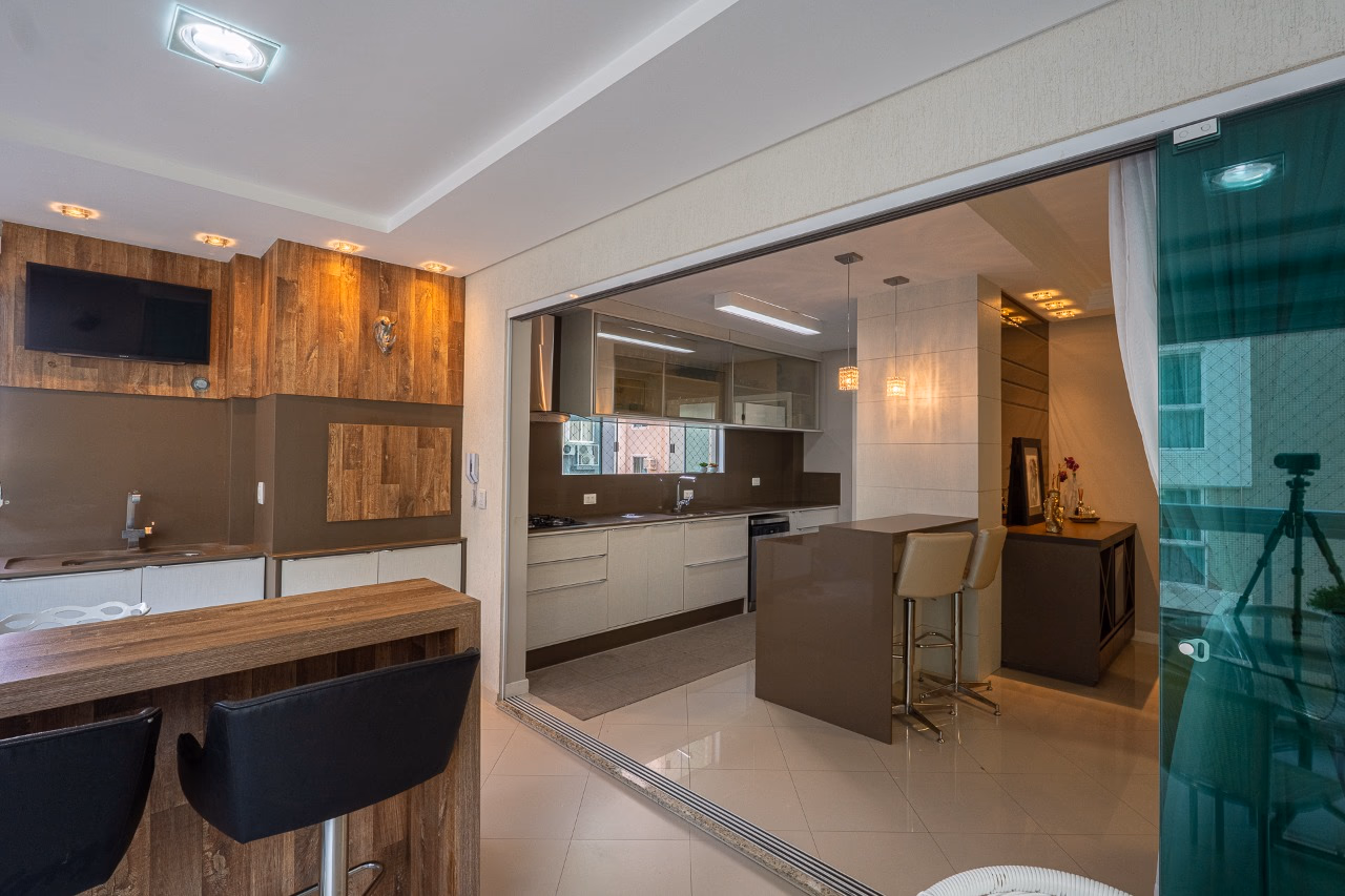 Apartamento 4 suítes em Meia Praia — Meia Praia, Itapema