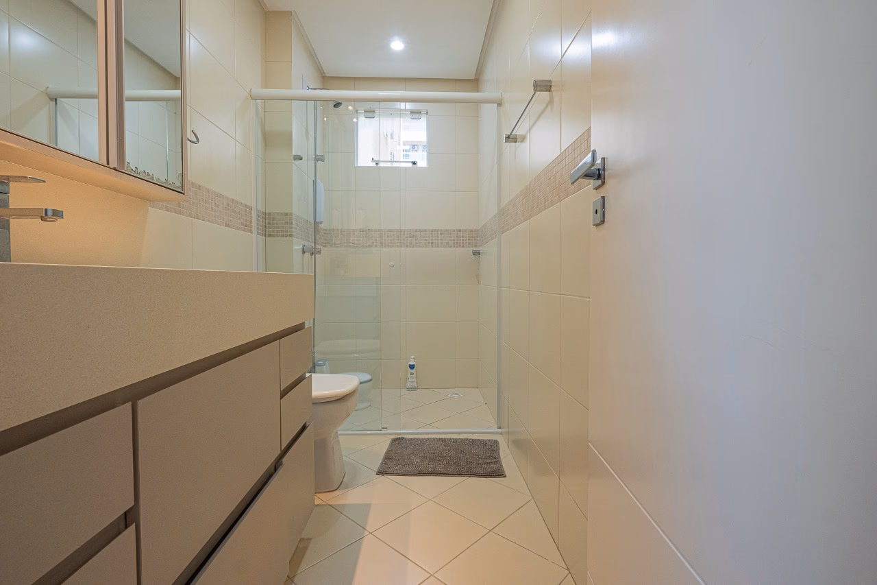 Apartamento 4 suítes em Meia Praia — Meia Praia, Itapema