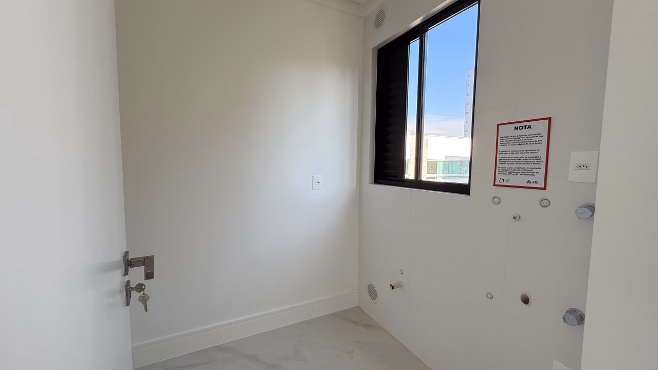 Apartamento 3 suítes em Meia Praia — Meia Praia, Itapema