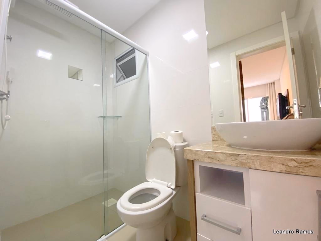 Apartamento 3 suítes em Meia Praia — Meia Praia, Itapema
