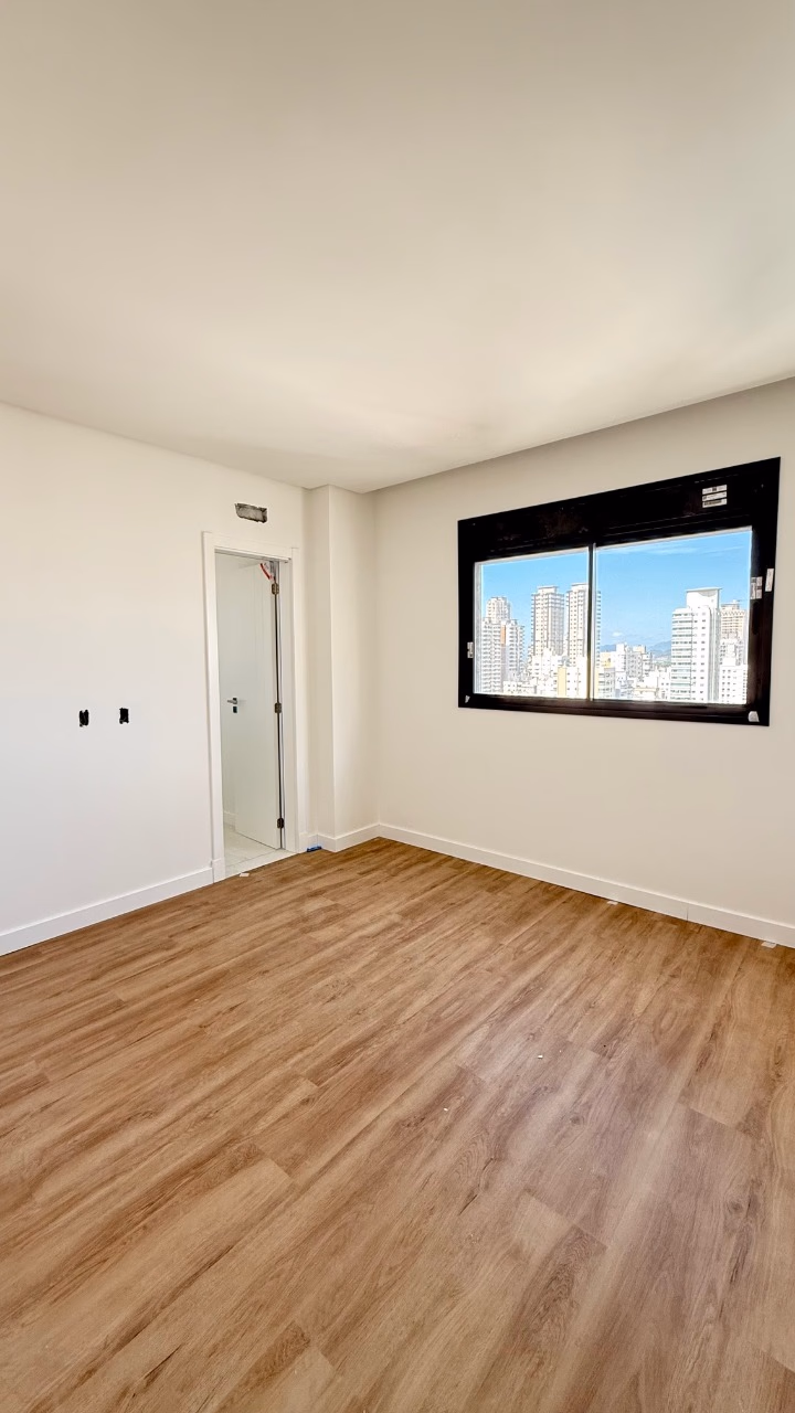 Apartamento 3 suítes em Meia Praia — Meia Praia, Itapema