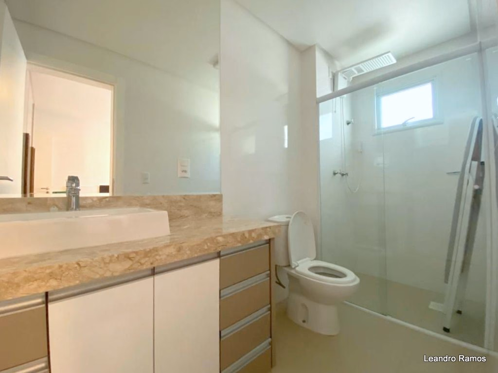 Apartamento 3 suítes em Meia Praia — Meia Praia, Itapema