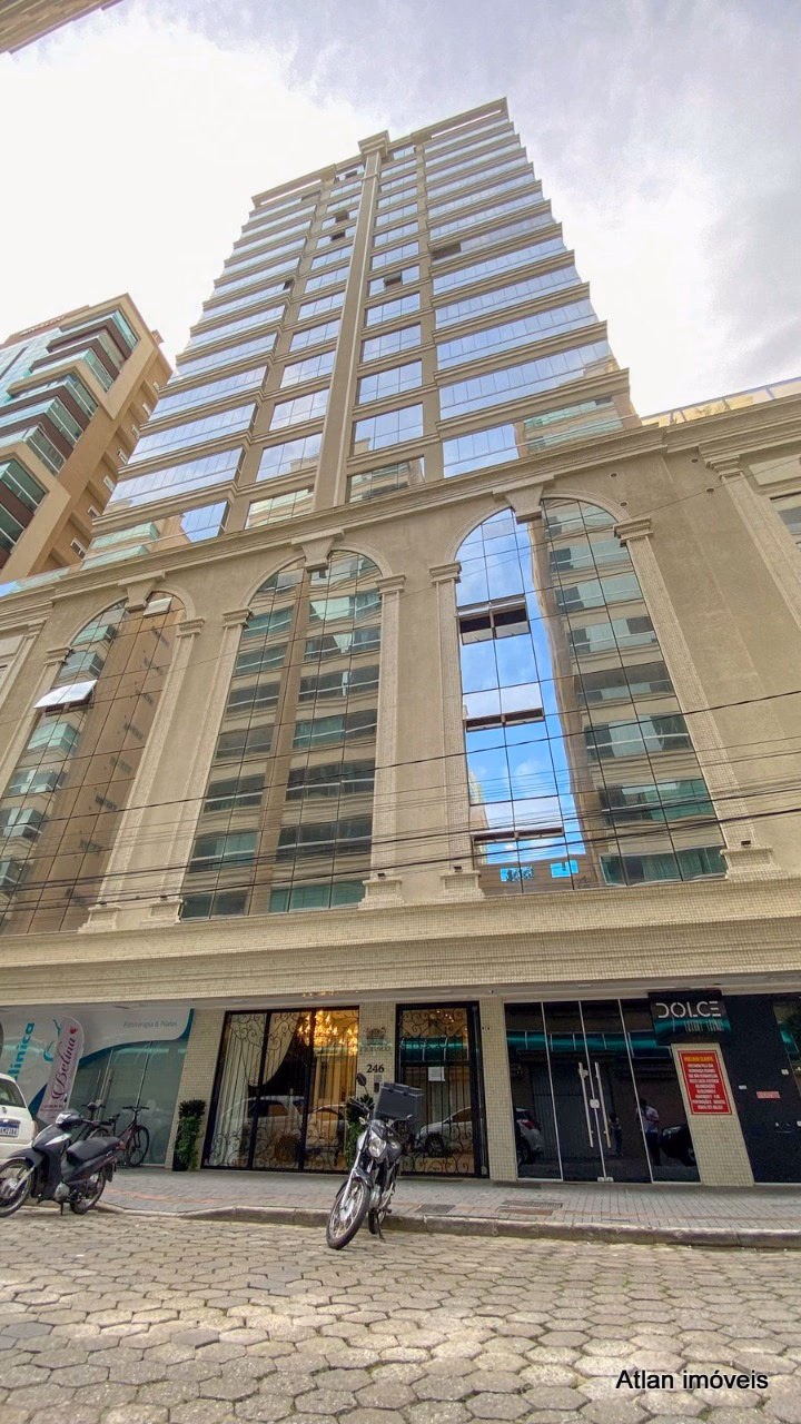 Monaco Residence — Meia Praia