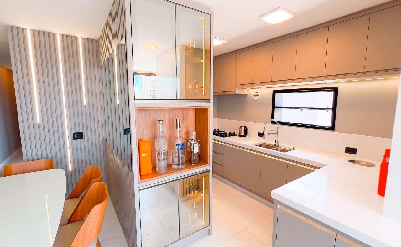 Apartamento 3 suítes em Meia Praia — Meia Praia, Itapema