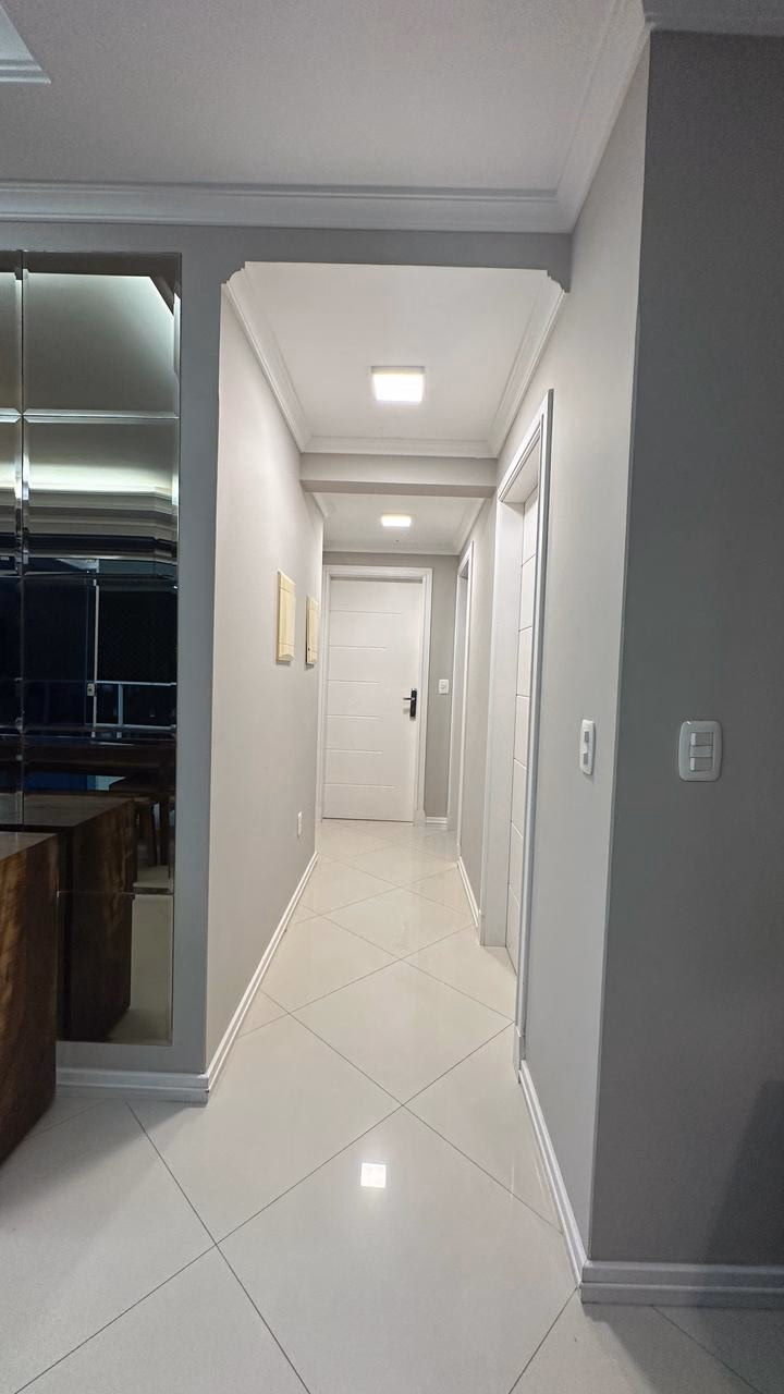 Apartamento 4 suítes em Meia Praia — Meia Praia, Itapema
