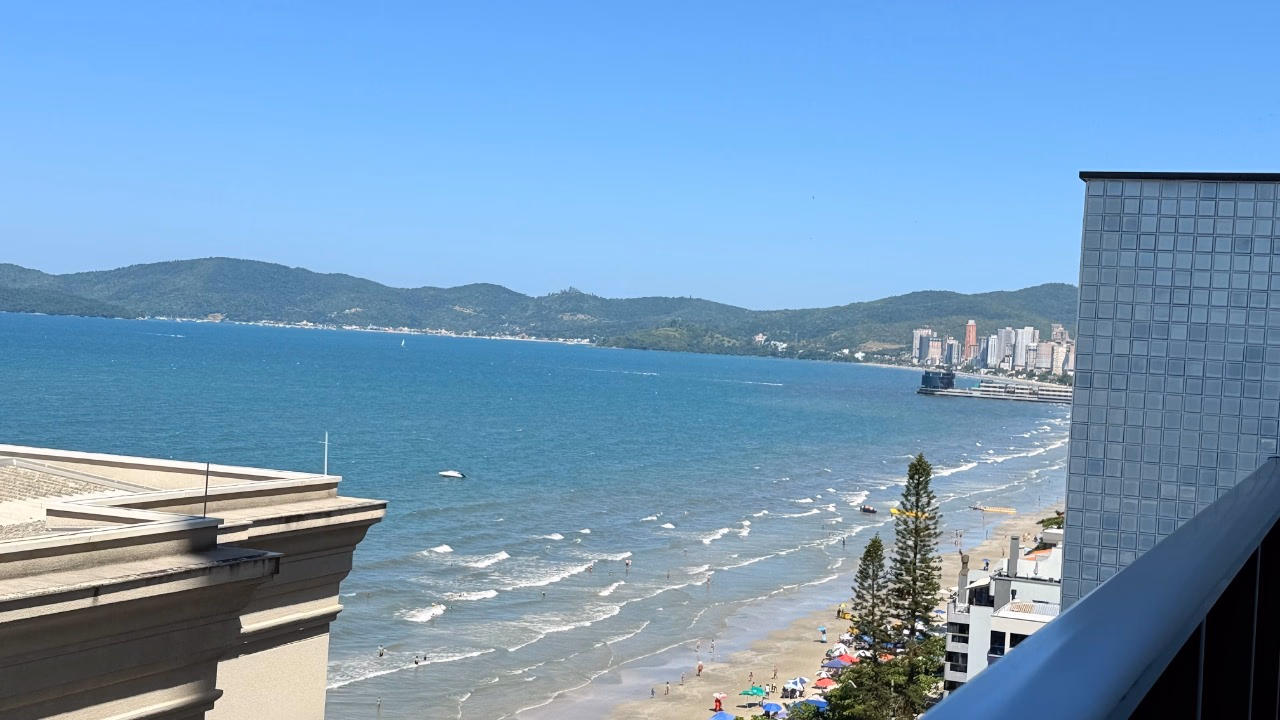 Apartamento 4 suítes em Meia Praia — Meia Praia, Itapema