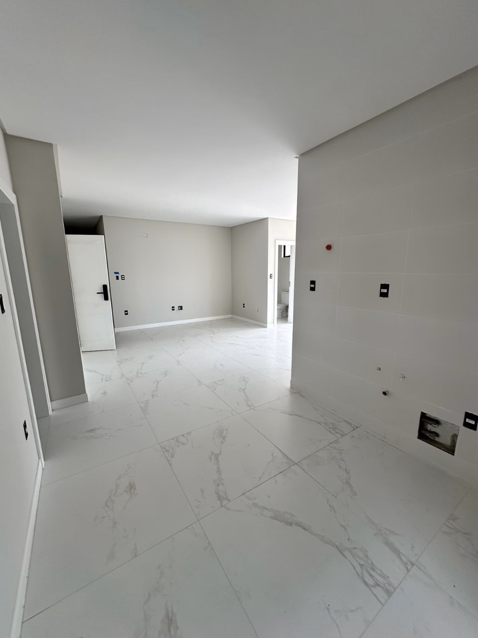 Apartamento 3 suítes em Meia Praia — Meia Praia, Itapema