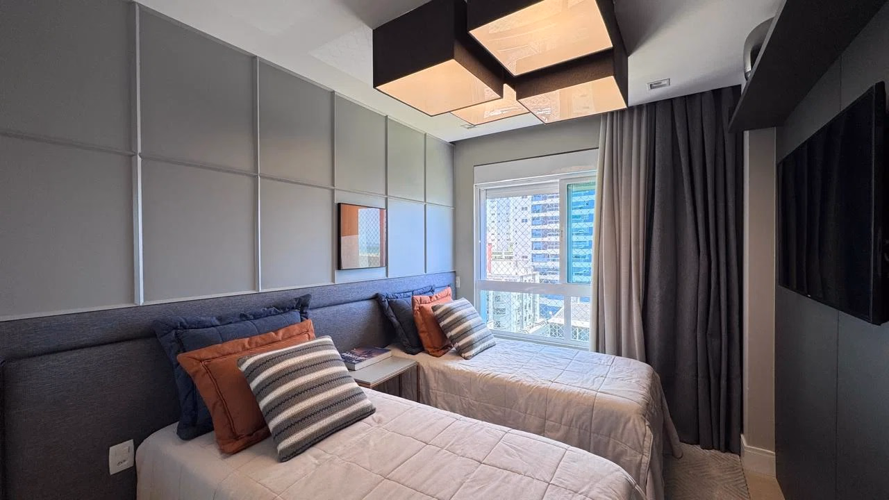 Apartamento 4 suítes em Meia Praia — Meia Praia, Itapema