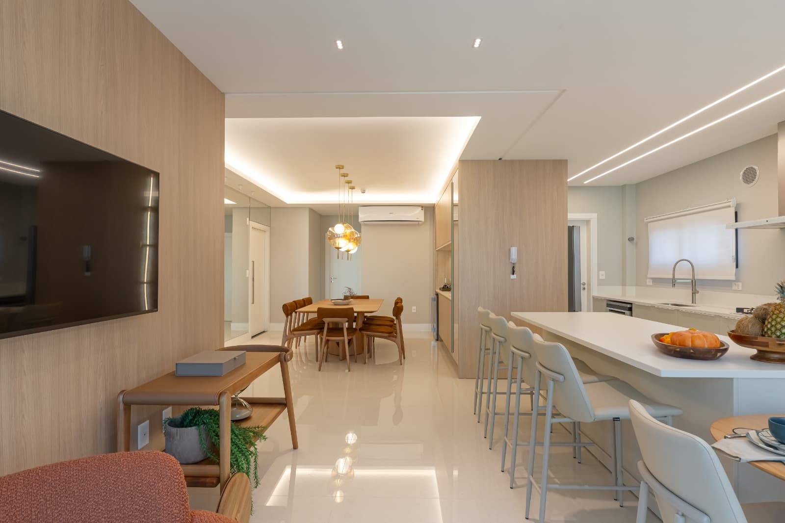 Apartamento 4 suítes em Meia Praia — Meia Praia, Itapema
