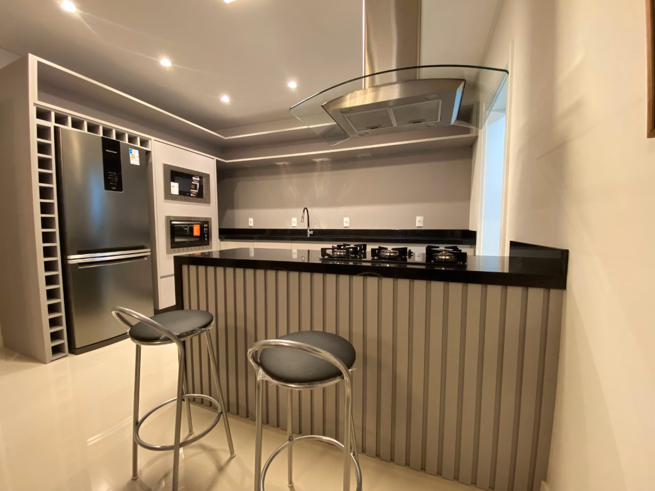 Apartamento 3 suítes em Meia Praia — Meia Praia, Itapema