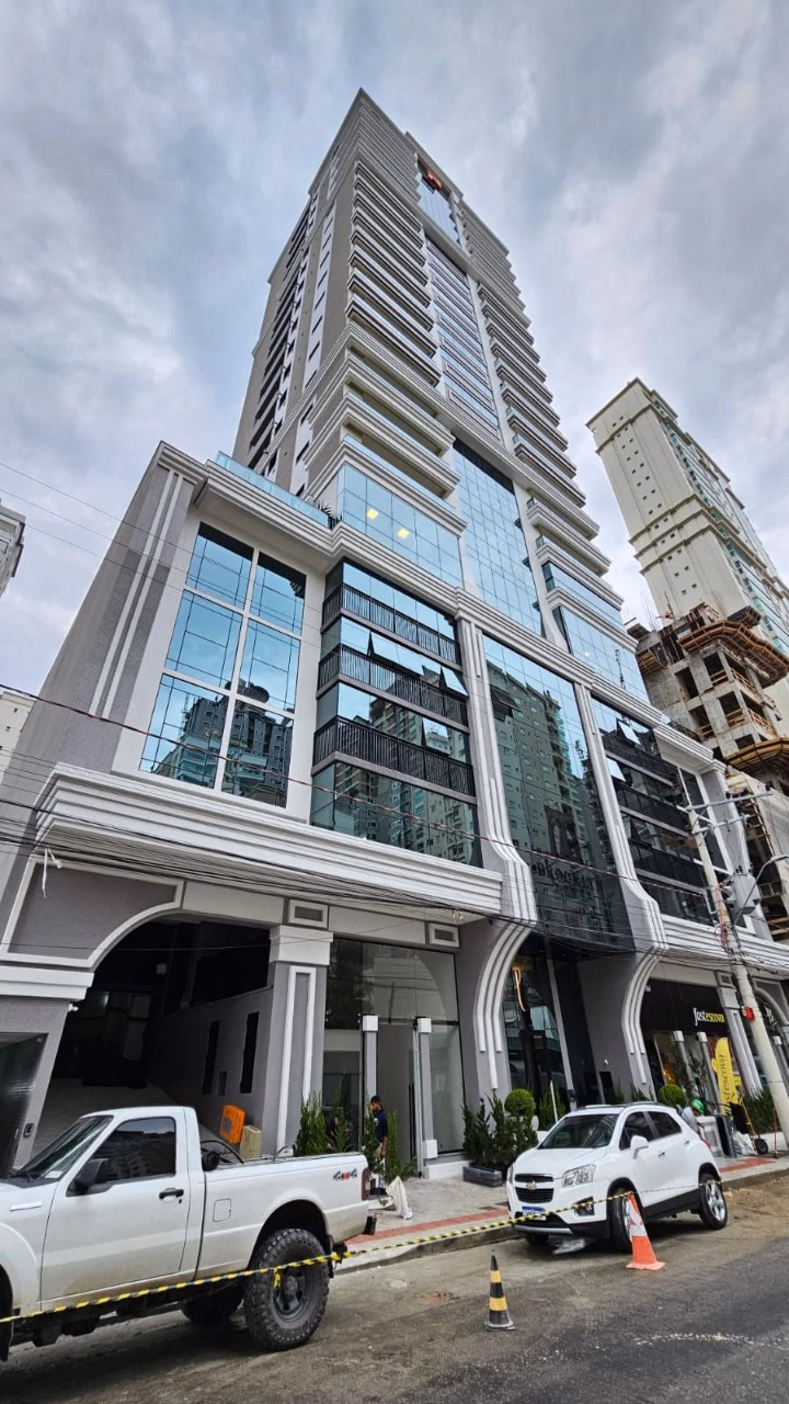 Brooklyn Tower Residence — Meia Praia