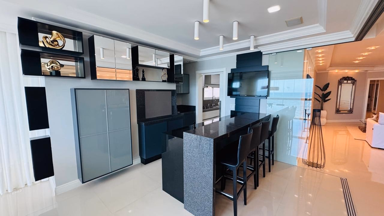 Apartamento 4 suítes em Meia Praia — Meia Praia, Itapema