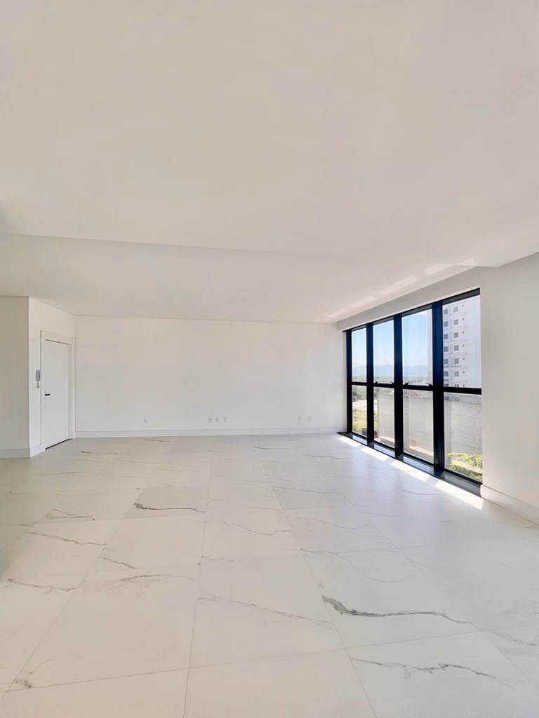Apartamento 3 suítes em Meia Praia — Meia Praia, Itapema