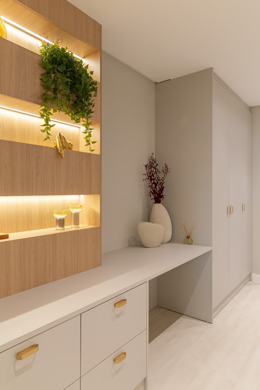 Apartamento 4 suítes em Meia Praia — Meia Praia, Itapema