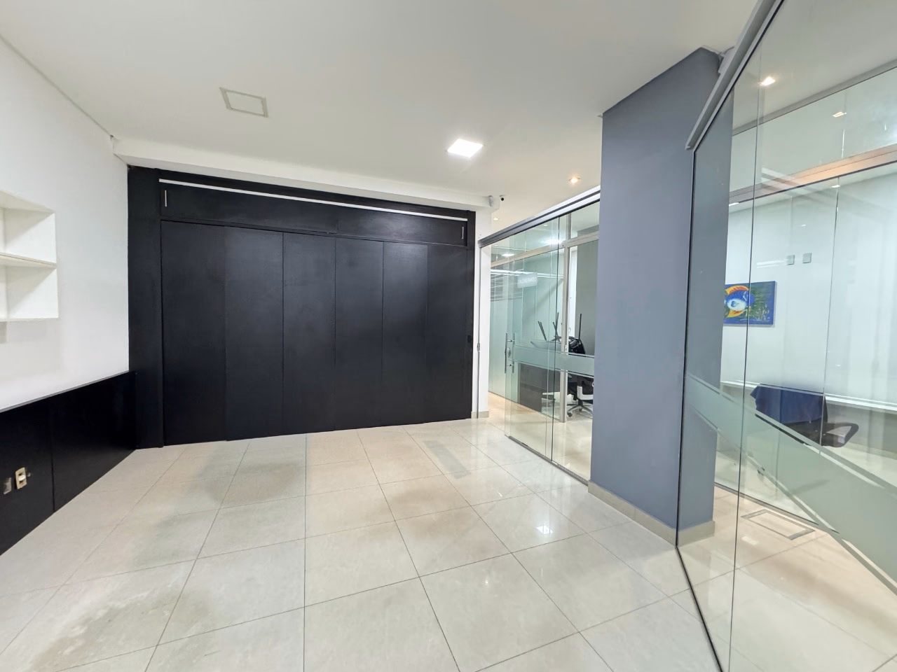 Sala comercial em Meia Praia — Meia Praia, Itapema