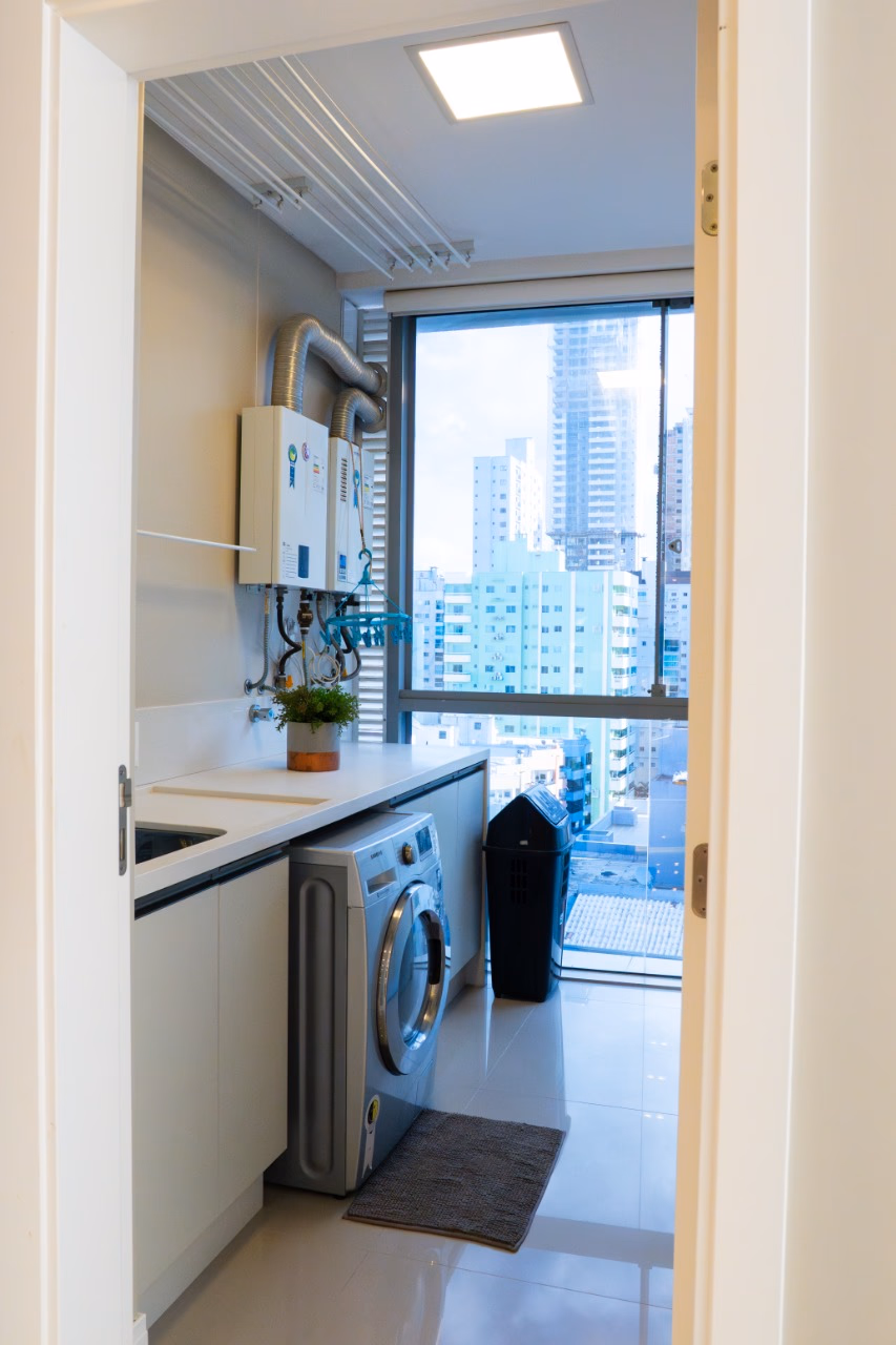 Apartamento 4 suítes em Meia Praia — Meia Praia, Itapema