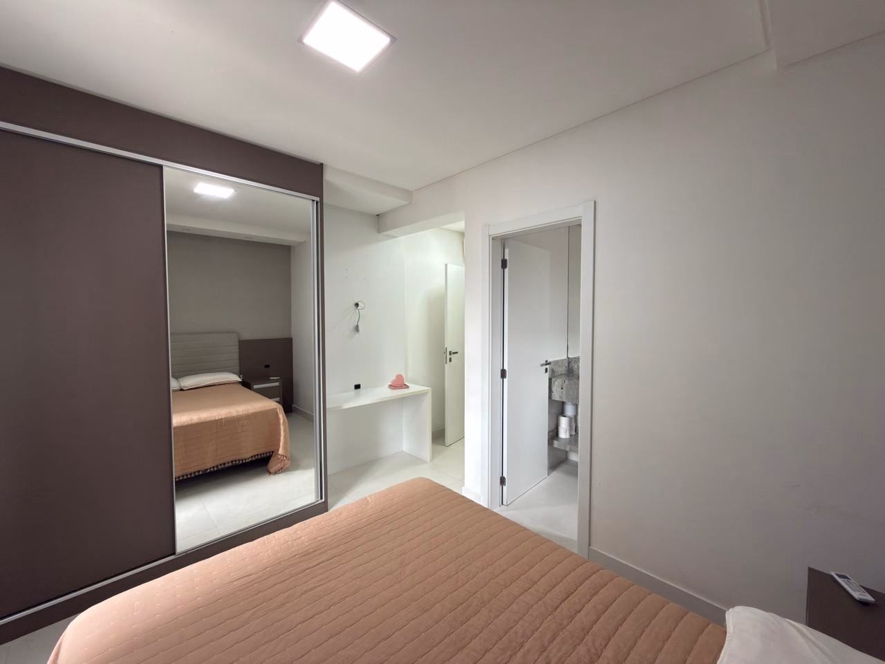 Apartamento 3 suítes em Meia Praia — Meia Praia, Itapema