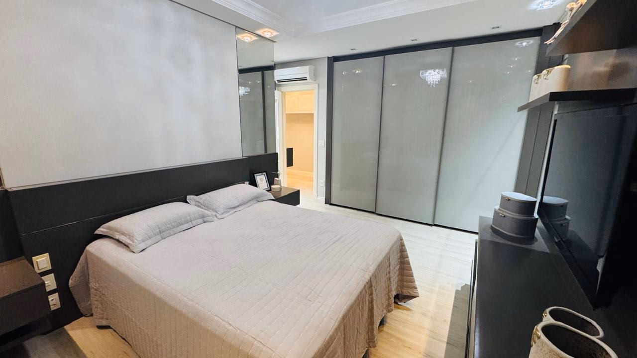 Apartamento 4 suítes em Meia Praia — Meia Praia, Itapema