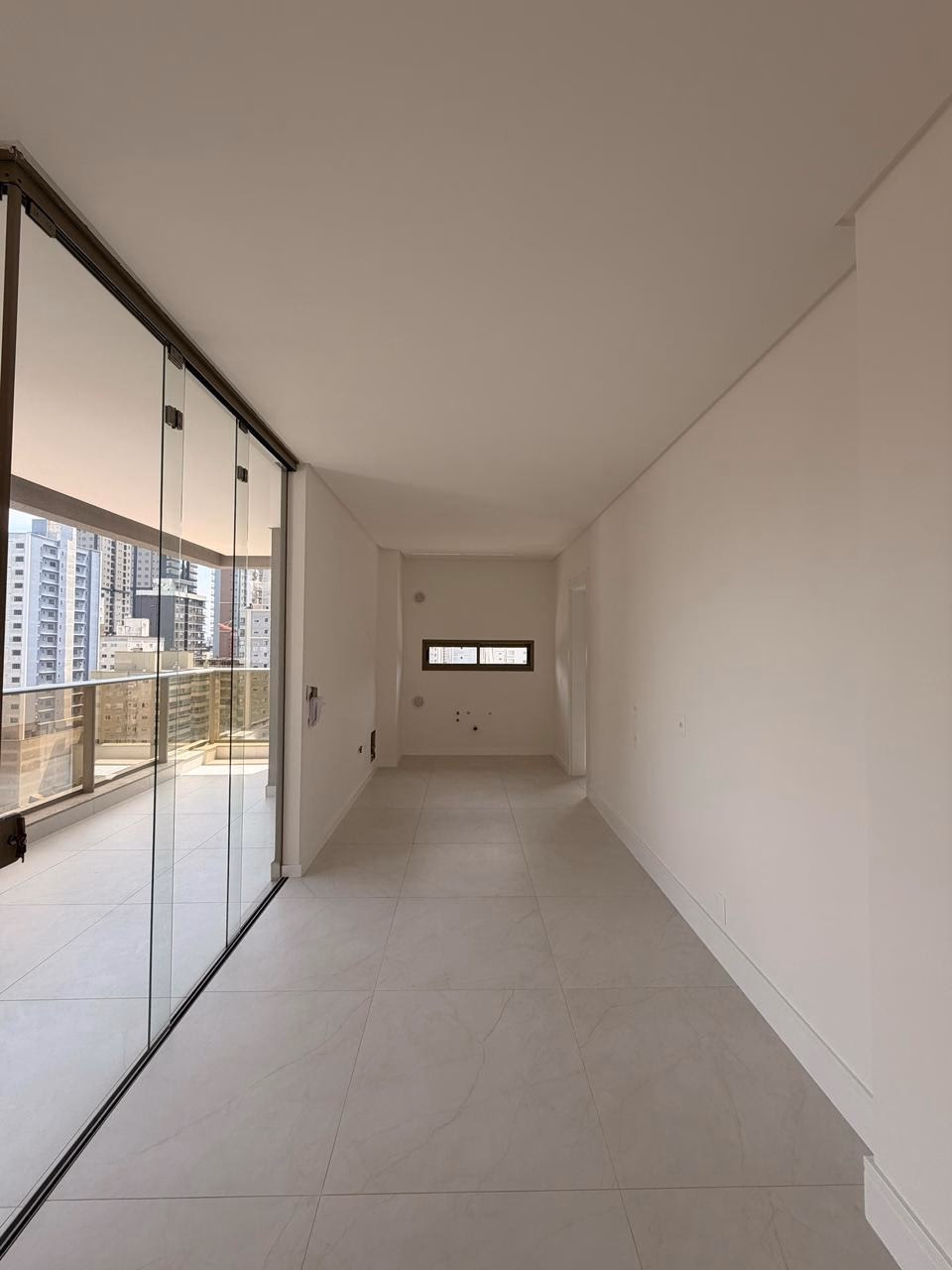Apartamento 3 suítes em Meia Praia — Meia Praia, Itapema