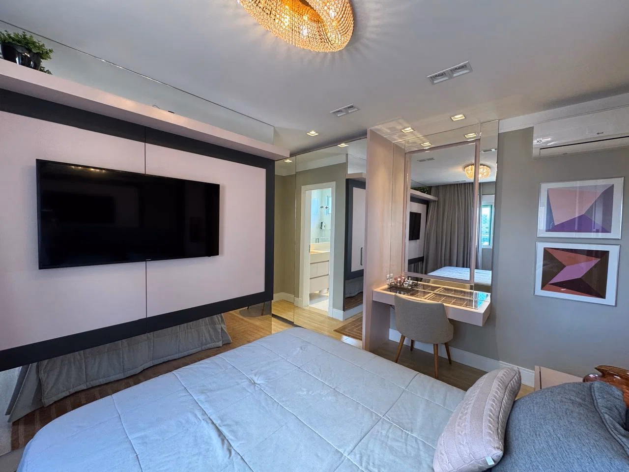 Apartamento 4 suítes em Meia Praia — Meia Praia, Itapema