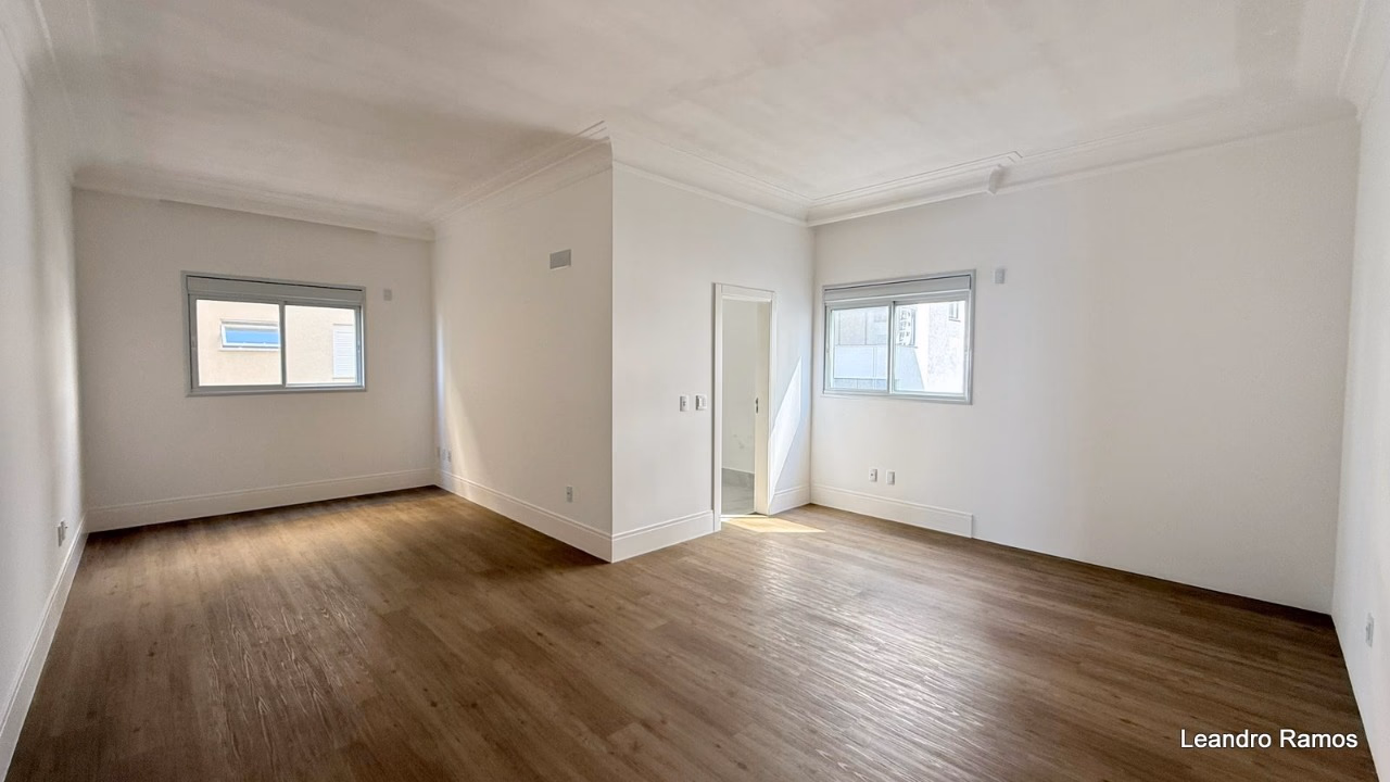 Apartamento 4 suítes em Meia Praia — Meia Praia, Itapema