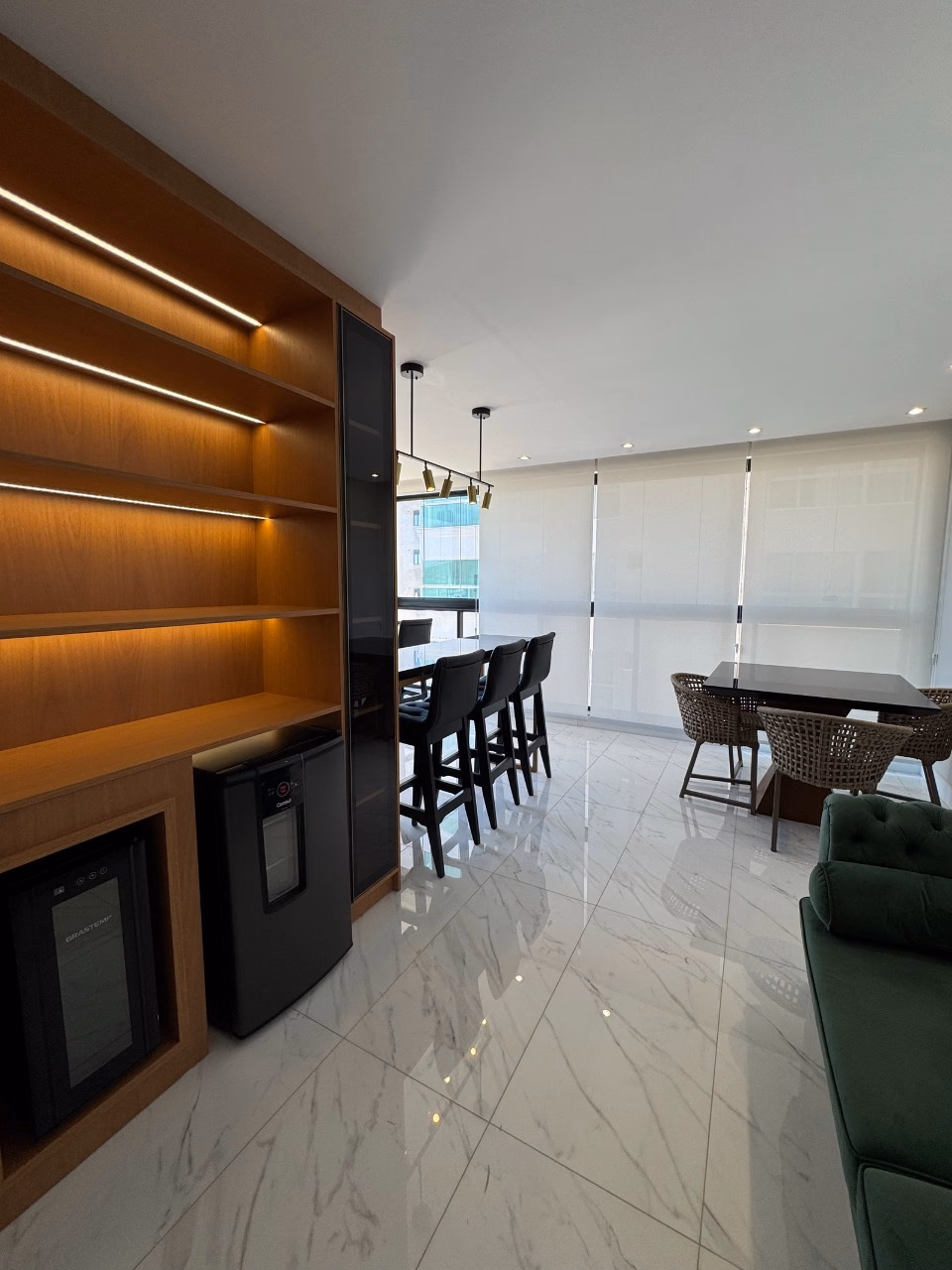 Apartamento 4 suítes em Meia Praia — Meia Praia, Itapema