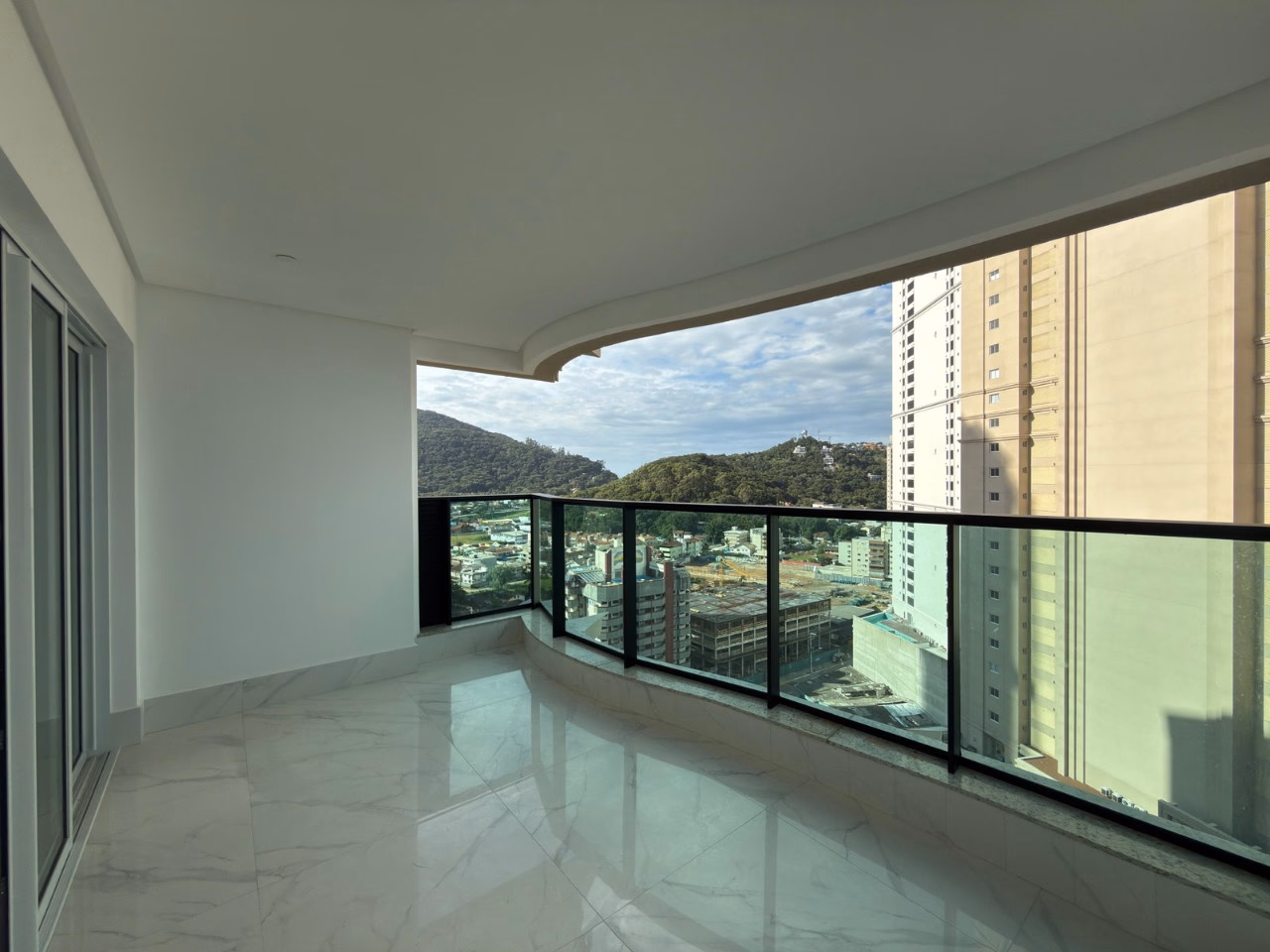 Apartamento 4 suítes em Centro — Centro, Itapema